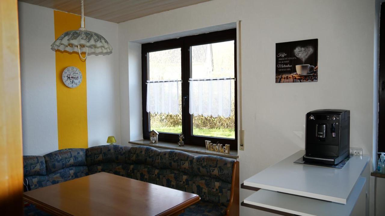 Grosszuegige Wohnung Mit Terrasse Und Gartenzugang - Das Komplette Erdgeschoss Bindlach Exterior photo