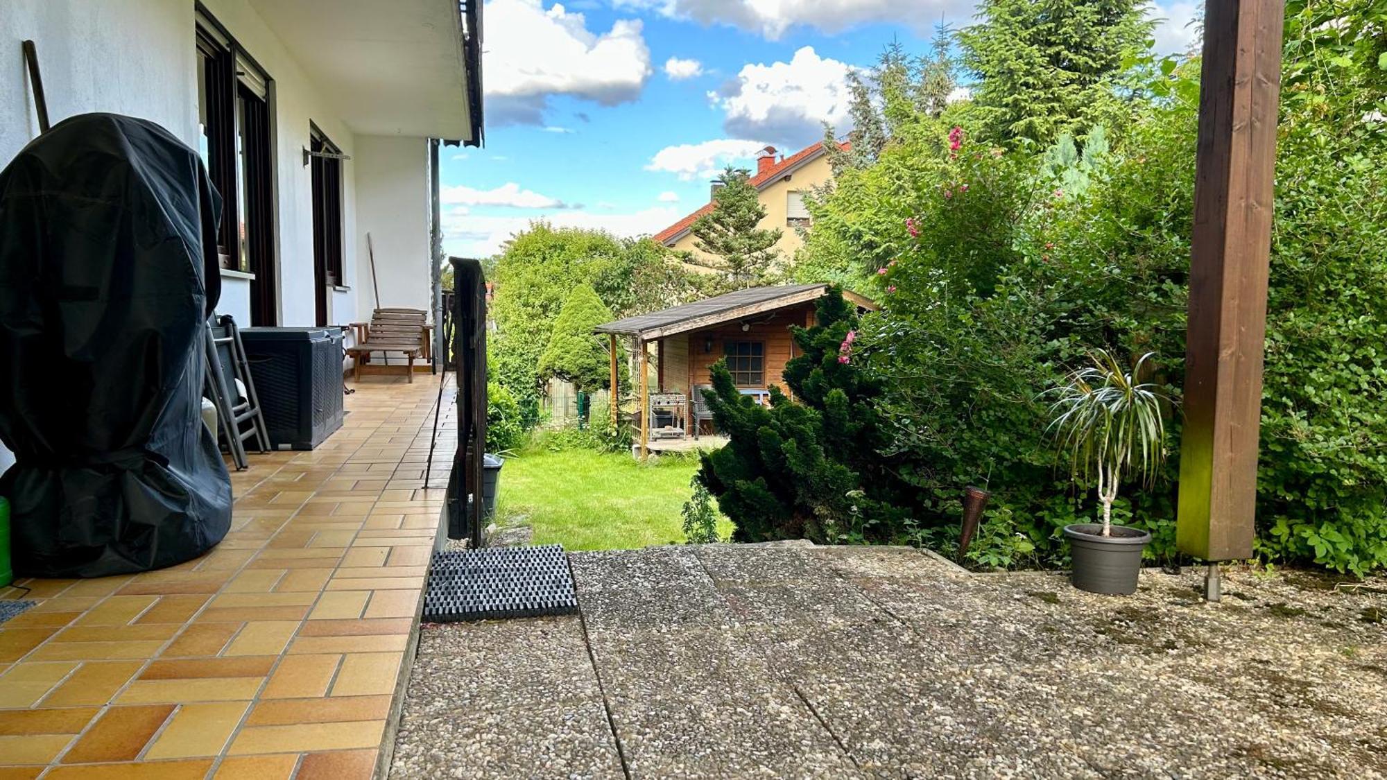 Grosszuegige Wohnung Mit Terrasse Und Gartenzugang - Das Komplette Erdgeschoss Bindlach Exterior photo