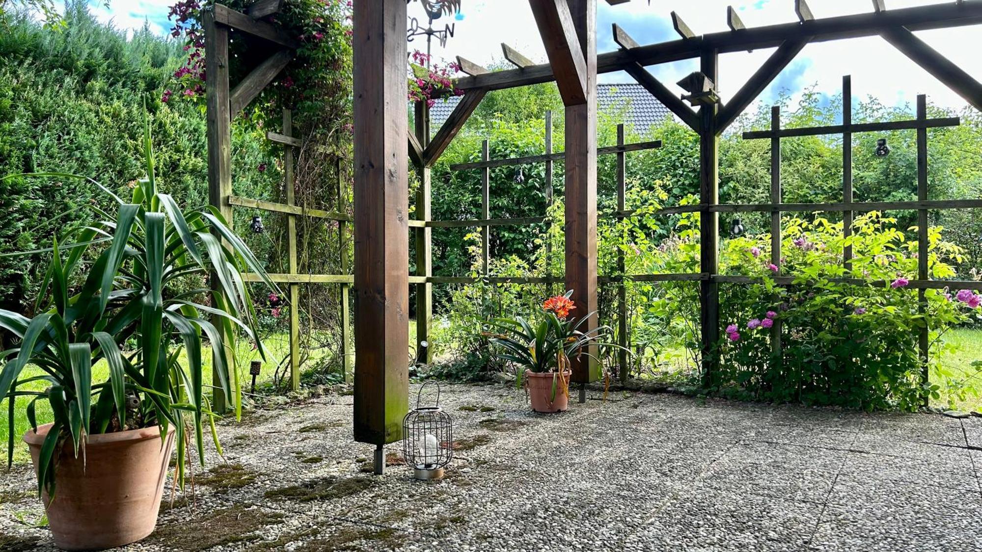 Grosszuegige Wohnung Mit Terrasse Und Gartenzugang - Das Komplette Erdgeschoss Bindlach Exterior photo